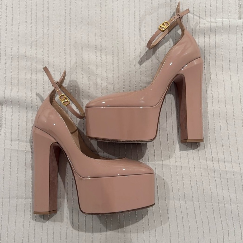 Valentino Garavani Tan-Go Nude Patent Leather Platform Pumps